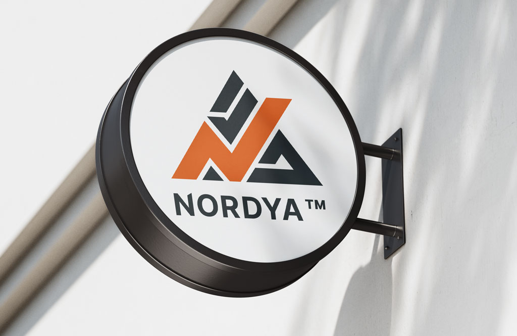 Вывеска с логотипом компании Нордия